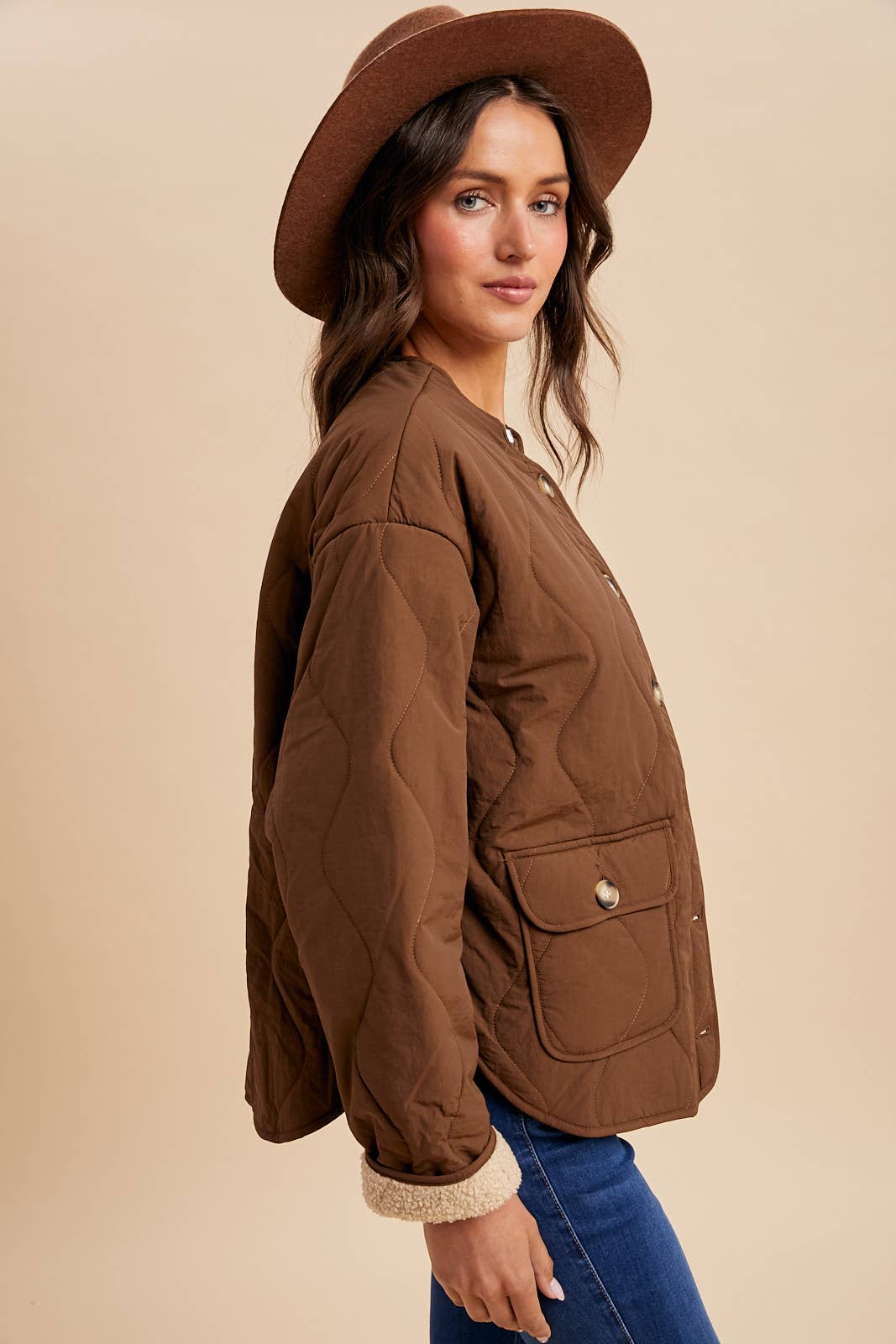 In Loom – Großhandel Pufferjacke – Damen – GESTEPPTE PUFFERJACKE MIT SHERPA-FUTTER7