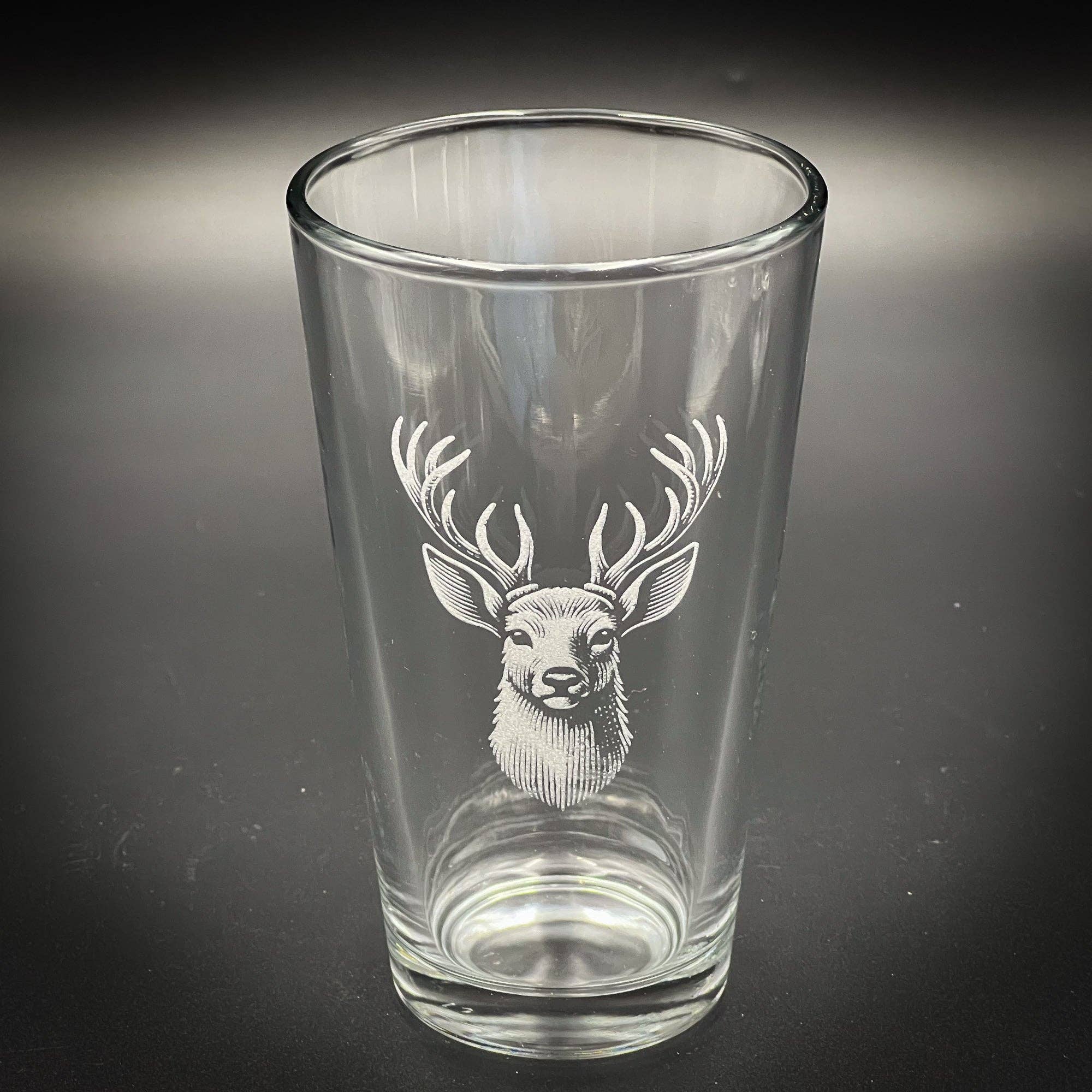 Adirondack Etching LLC - Wholesale Beer Glass/Mug - Stag Etched  Pint Glass: Vintage Deer Head Design1