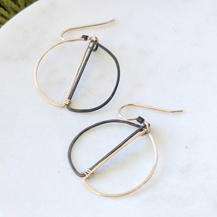 Boucles d'oreilles en cercle fendu moderne pour la vente par Zalias Jewelry