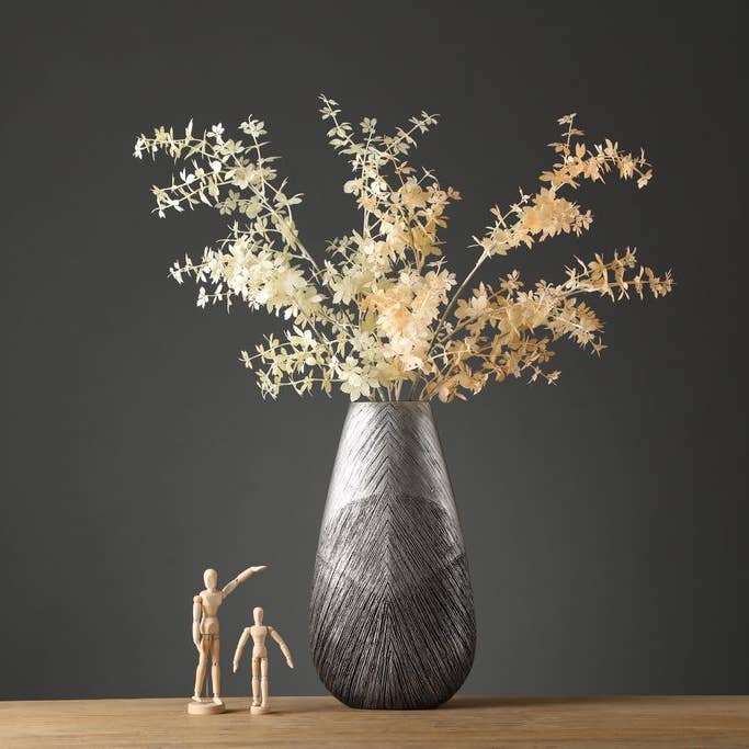 GRAU Arrowhead Vase aus Polyresin, silbergrau, groß, moderne Vase, moderne Wohndekoration, Weihnachtsgeschenk für den Großhandel auf Faire5