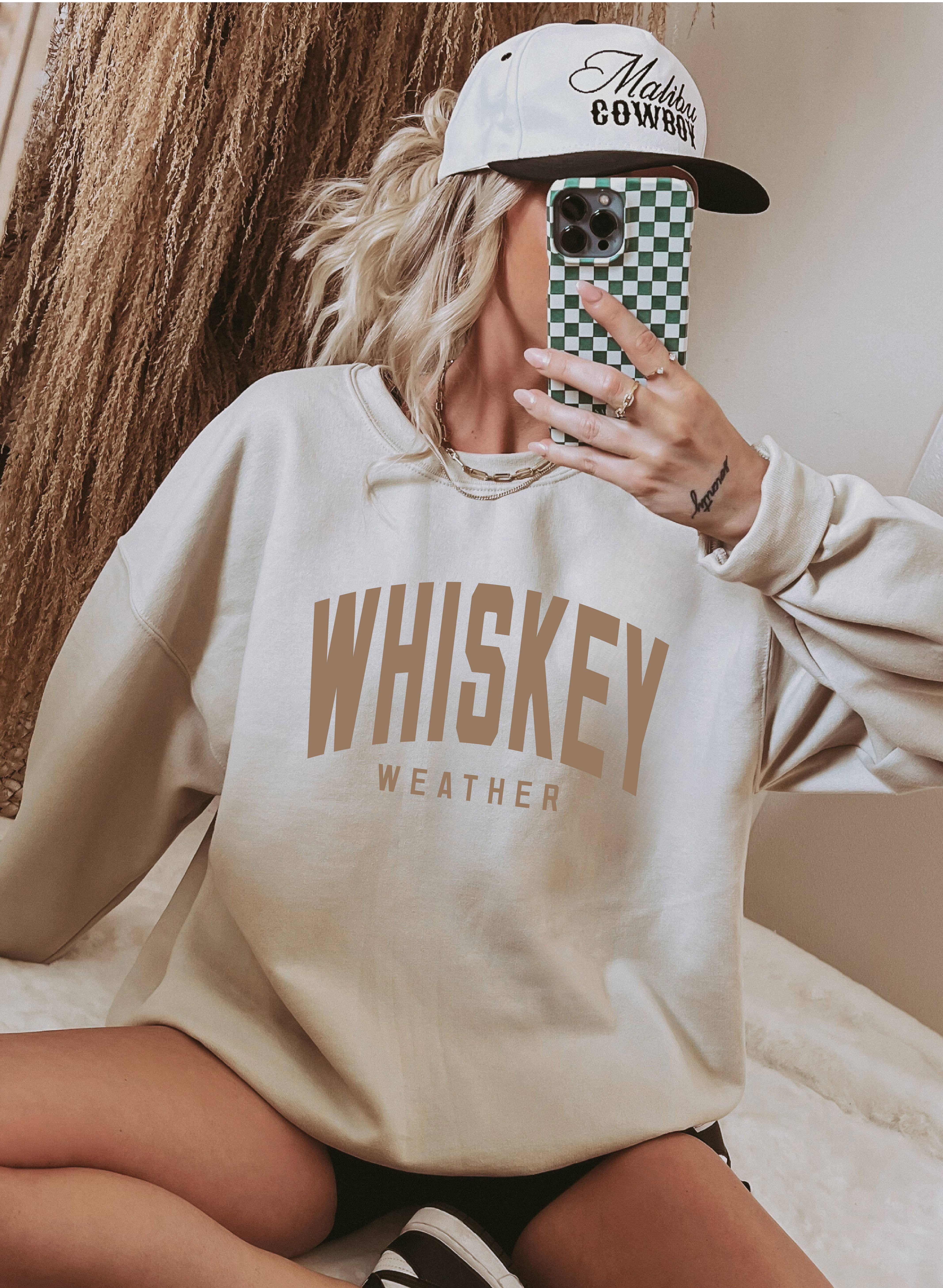 P E T I T R U E – Camisola gráfica - Mulher por atacado – Camisola de Outono Whiskey Weather Camisola de Outono Crewneck1