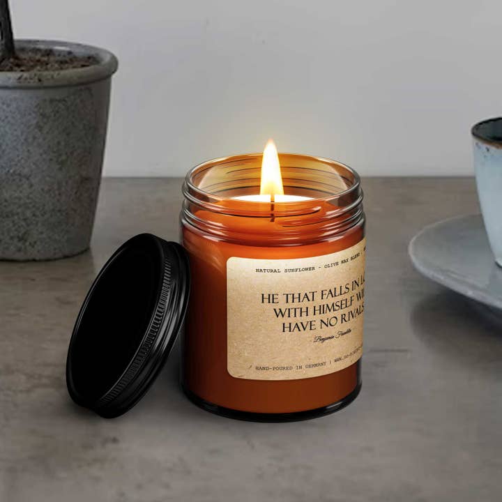 So riecht die Welt - Wholesale Jar/Filled Candle - He that falls in love with himself.., Benjamin Franklin, You3
