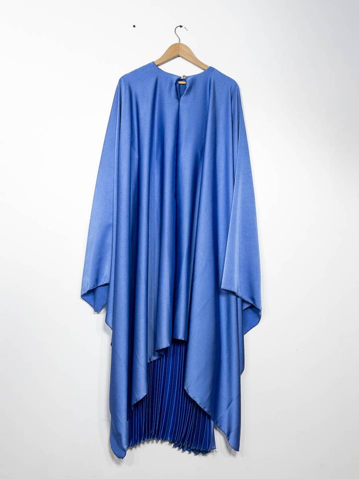 IDEAL OUTFIT - Wholesale Dress – Women's - Pleated fluid abaya with integrated satin cape ref:Y10222