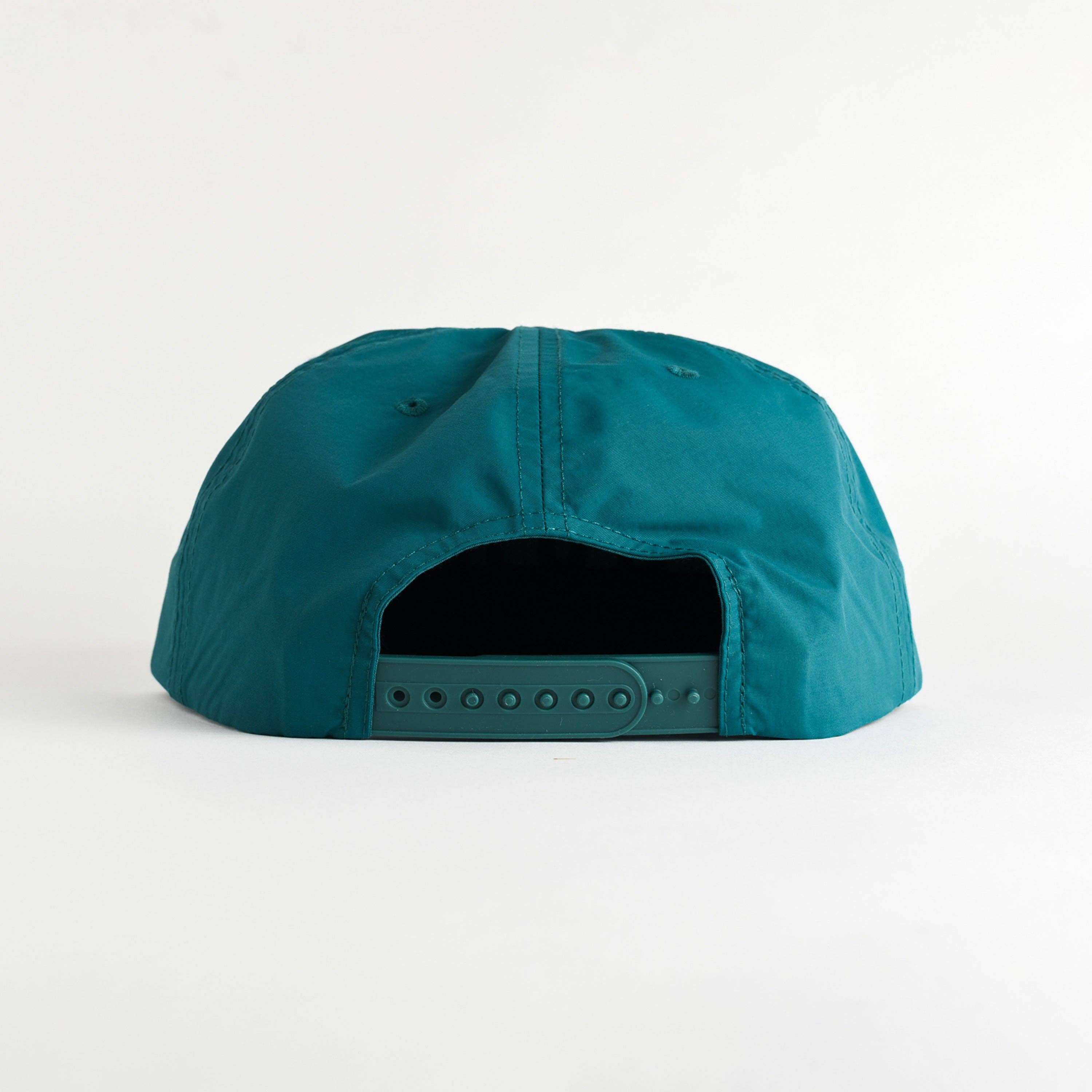 Endless August Supply Co. - Vente Casquette à visière plate – unisexe - Chapeau en nylon recyclé pour le surf3