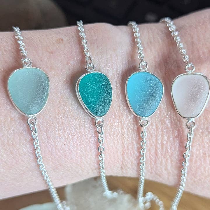 Minimalistisches Seeglasarmband für den Großhandel von Designs By Evon