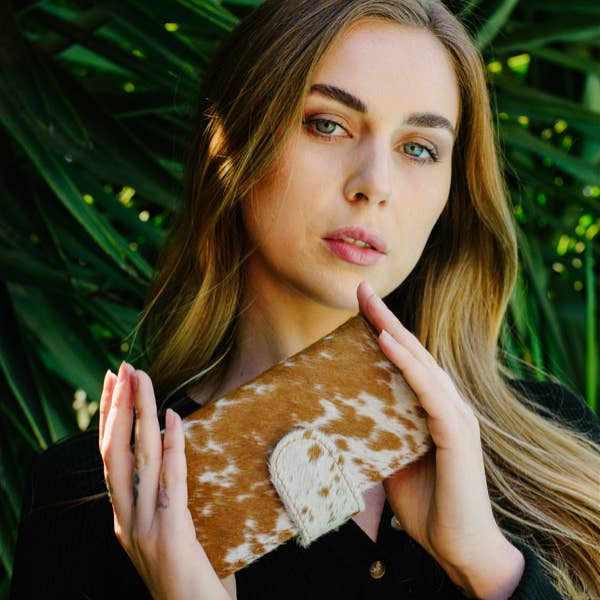 Small Flap Cowhide Wallet - Vermont (L71015) and other Purchase Wholesale flapjacks. Free Returns & Net 60 Terms on Faire trending on Faire.