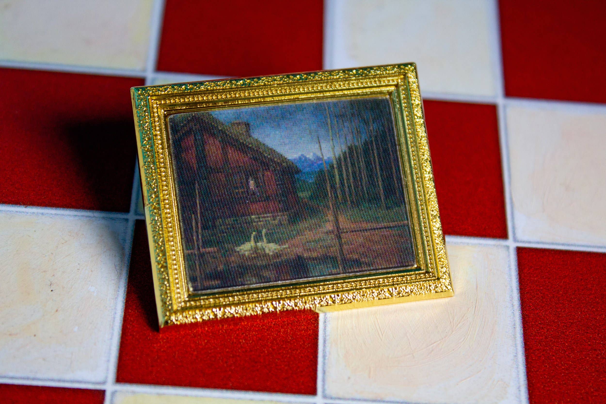 Mink - Wholesale Lapel Pin/Button - Cursed Painting from The Witches (lenticular pin)5