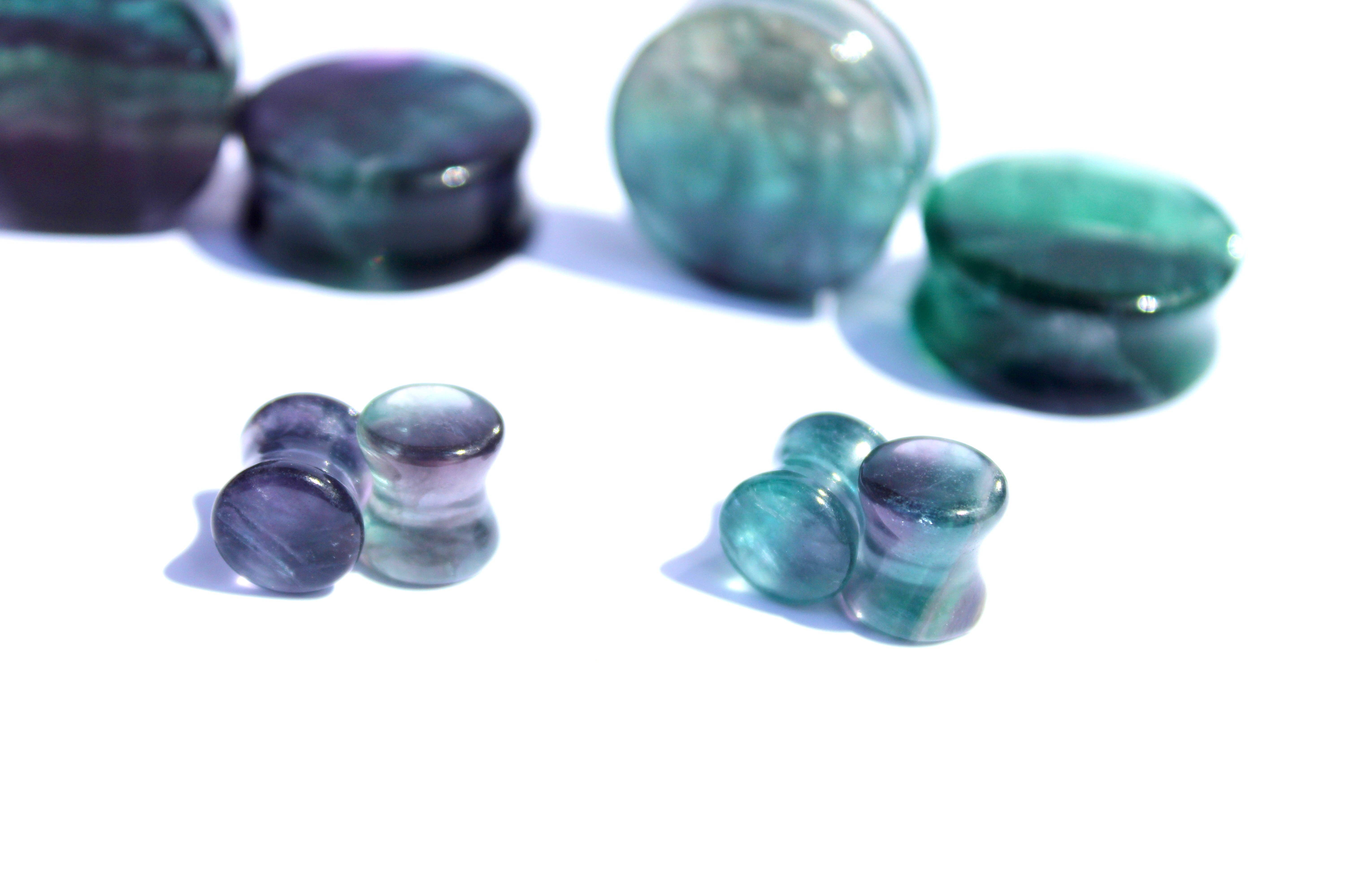 EC Plugs and Gems - Vente Écarteurs - Piercings en pierre de fluorite arc-en-ciel à double évasement – Écarteurs en cristal naturel aux violets et verts vibrants 3mm-35mm - Fluorite jaune listée comme variation2