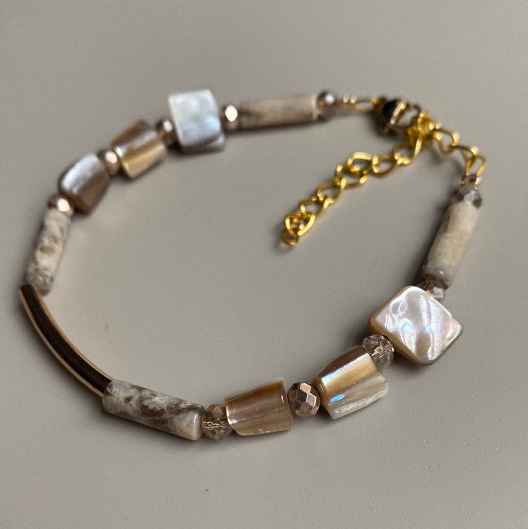 Gist Jewellery - Wholesale Beaded Bracelet - CSTB04 - Shell and Gemstone column bracelet - Cream, Pearl2