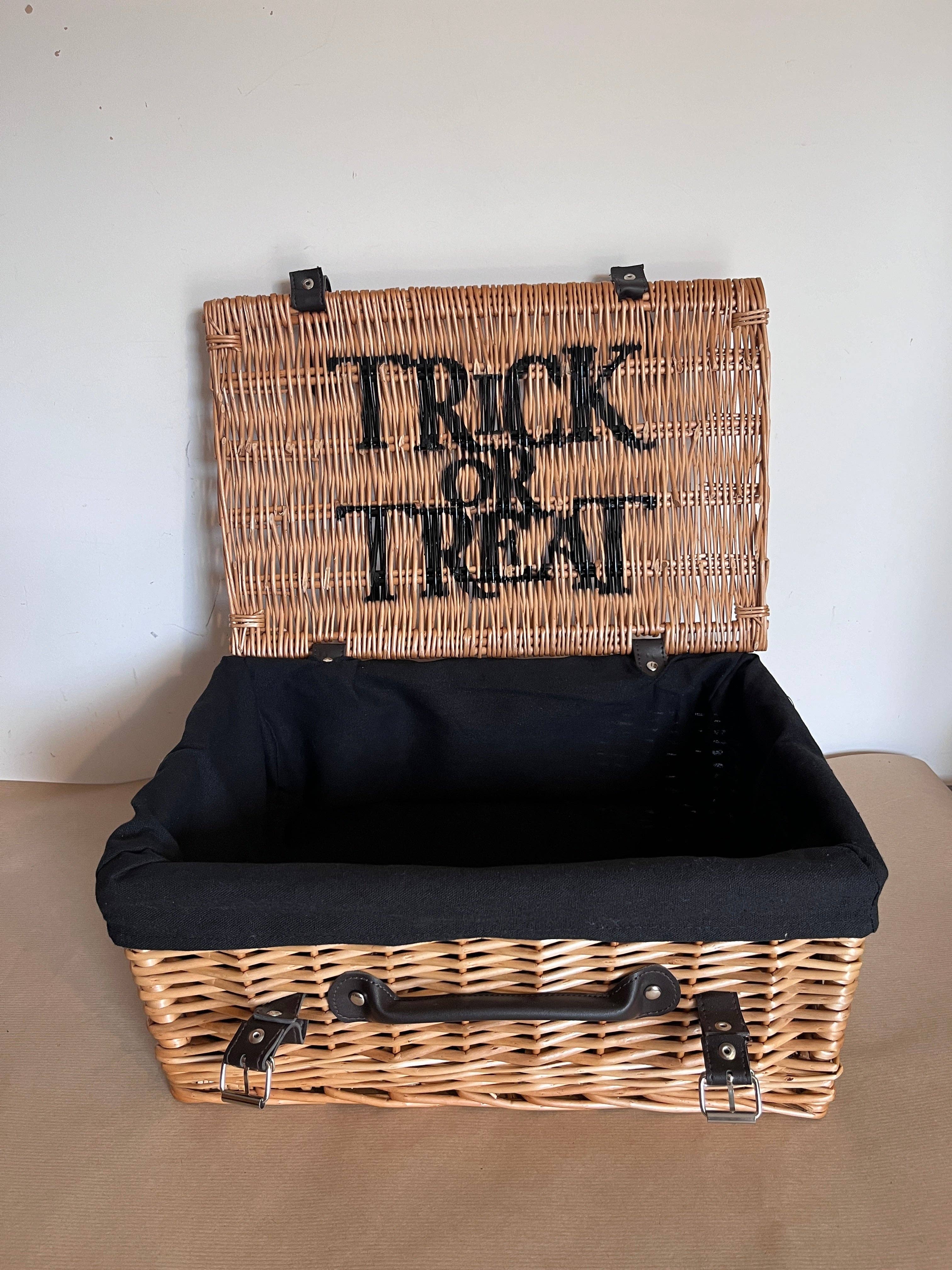 Purlee – wholesale Basket – Trick or Treat Halloween Basket4