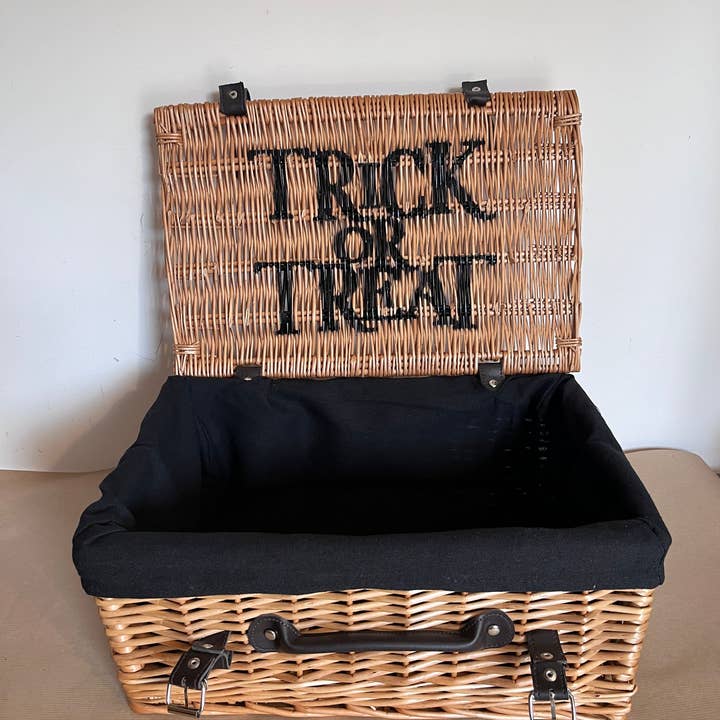 Purlee – wholesale Basket – Trick or Treat Halloween Basket4