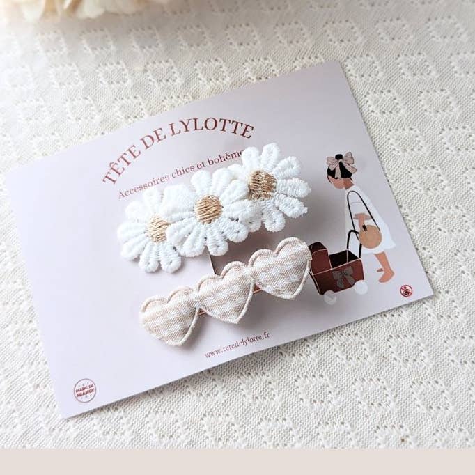 Duo primaverile ecru con piccoli fermagli a coccodrillo per la vendita all'ingrosso da parte di Tête de Lylotte