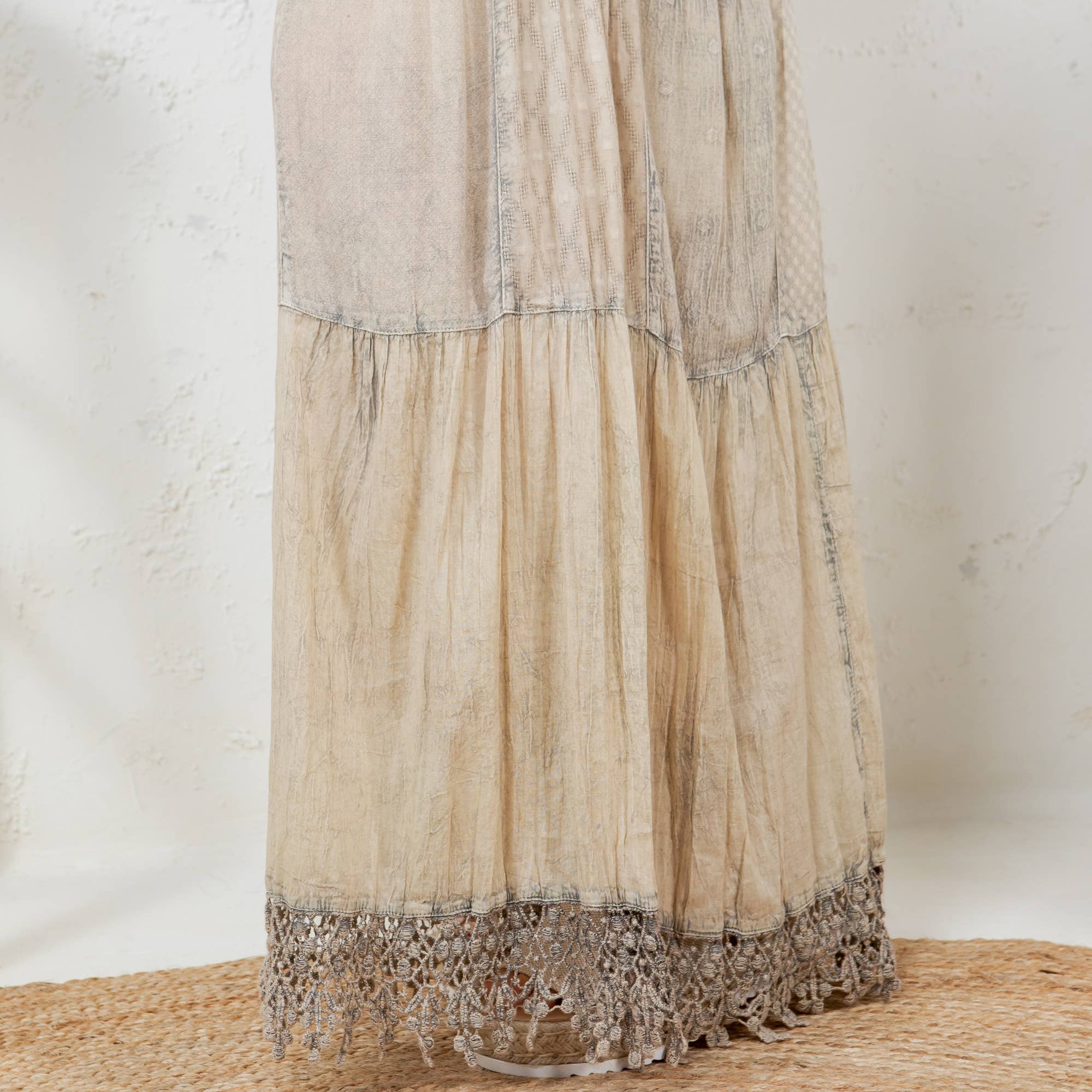 Young Threads - Vendita all'ingrosso Pantalone - Donna - Pantaloni lunghi in denim ispirati al boho con toppa solida (nuovo colore)5