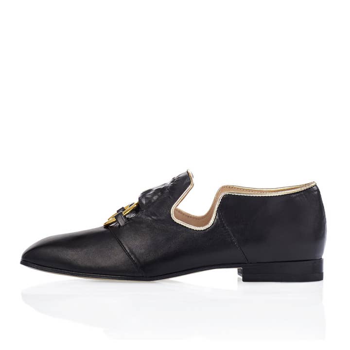 Iris Leone Flat i svart för wholesale av Susana Madrid