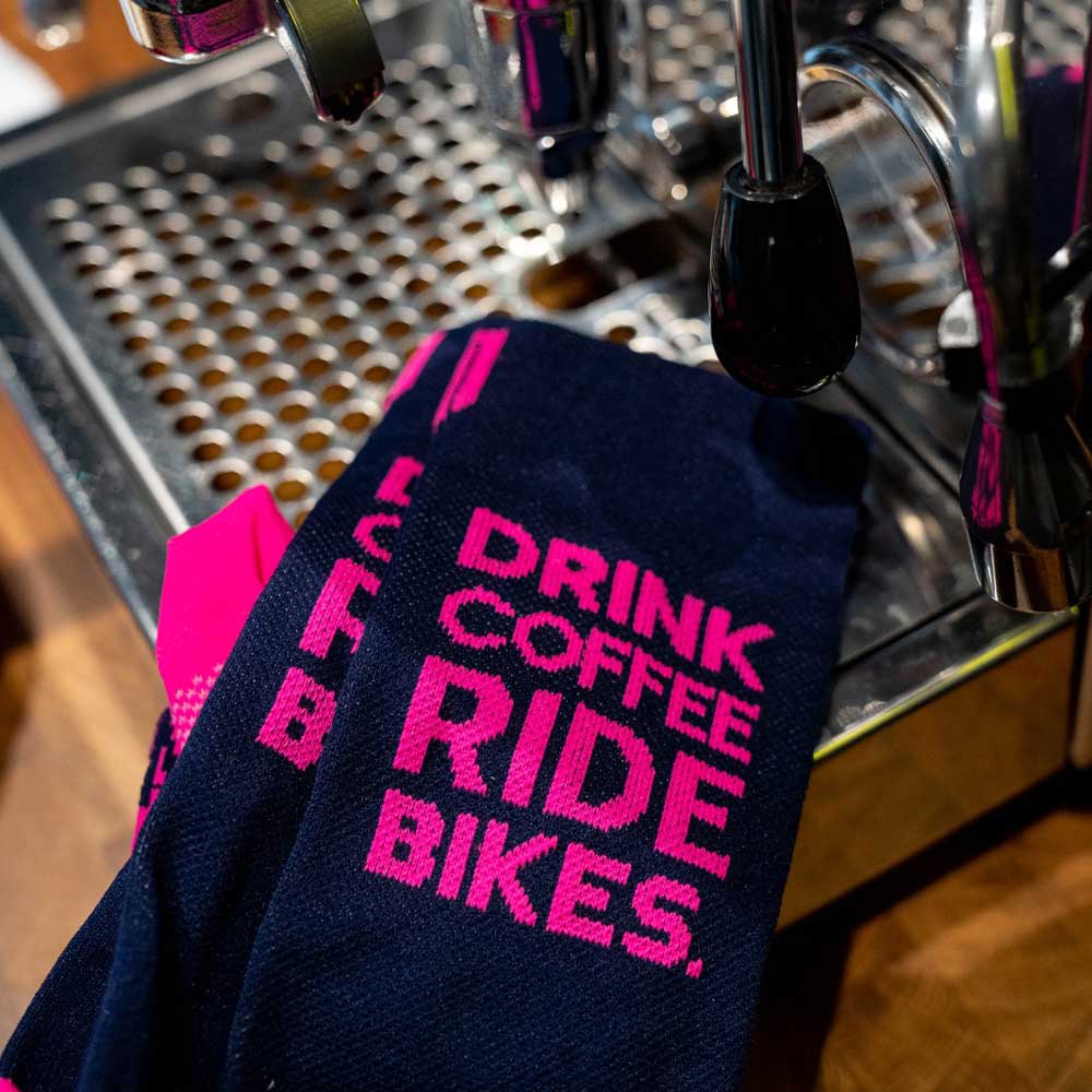 SPORCKS - Wholesale Sokken - Uniseks - DRINK COFFEE PINK - FIETSSOKKEN2