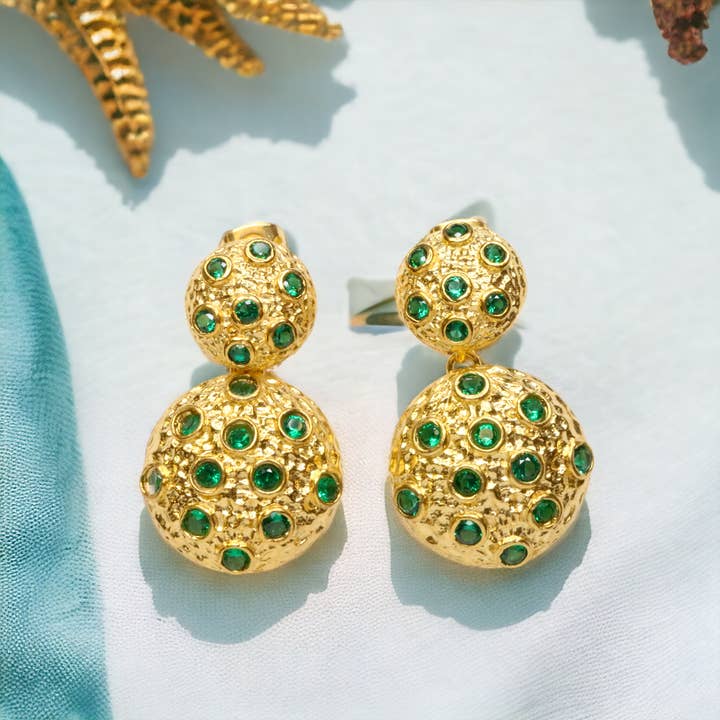 Varen # RS-30320A - Forgyldte hamrede øreringe for engroshandel hos The Ancient Bazaar Jewelry & Accessories