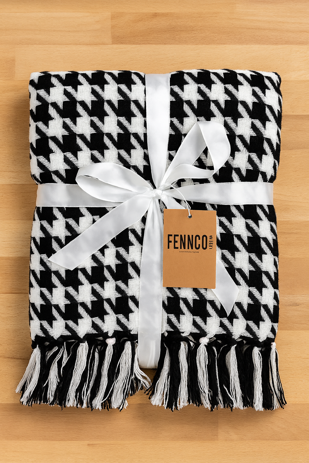 Fennco Styles - Vente Plaids - Plaid à franges en forme de pied de poule noir/blanc1