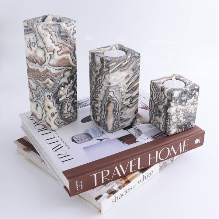 Portavelas de ónix/calcita mexicana con diseño cebra en negro y blanco — juego de 3 para venta al por mayor de Mi Esperanza Minerals