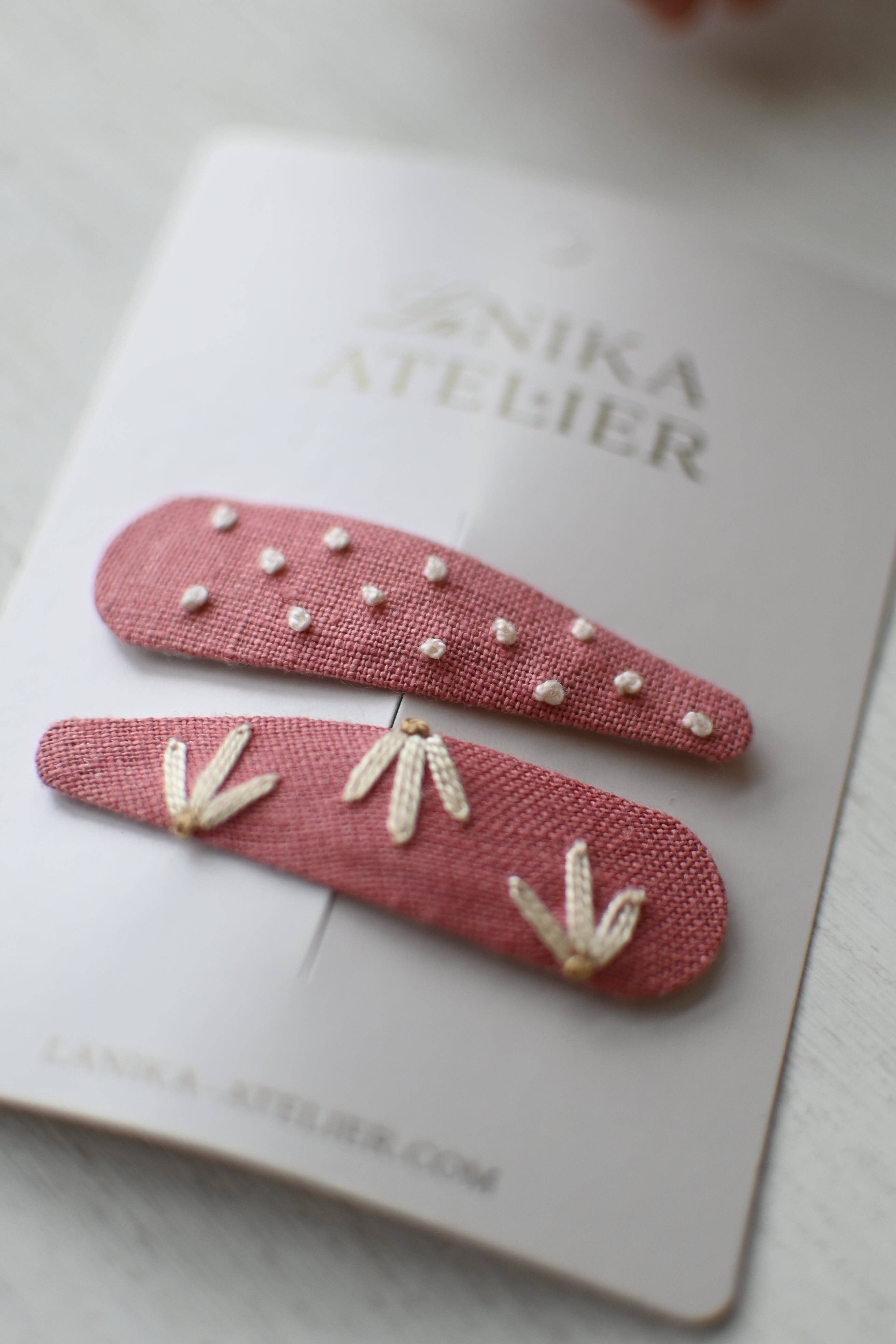 Lanika Atelier, Nika Korošec s.p. - Wholesale Hair Clip - Women's - Hair clips salmon pink bloom + dots hand embroidered