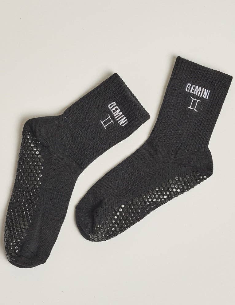 LUCKY HONEY – Großhandel Socken – Damen – The Zodiac Sock – klassische Socken mit Sternzeichenstickerei6