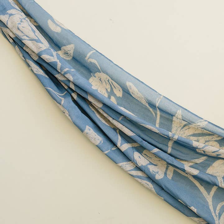 Erum Khalili - Wholesale Hijab - Women's - Bamboo Printed Modal Hijab - Garden Florals Blue