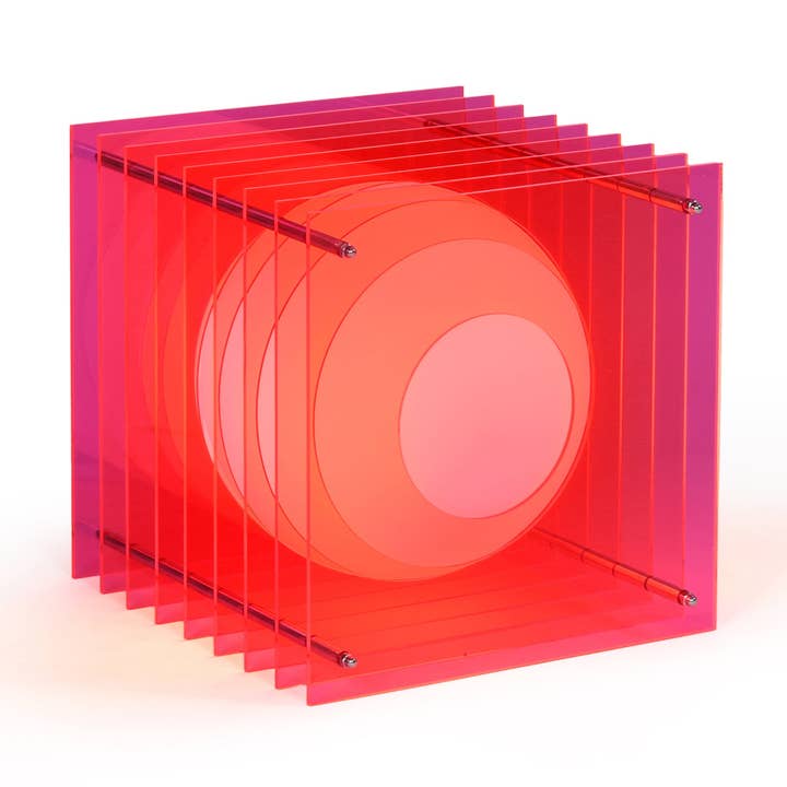 Lớp grand carré en acrylique rose électrique pour la vente par BANG