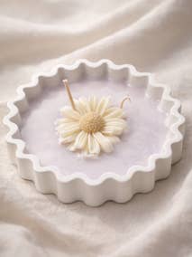 Bol en ciment avec cire de soja et marguerite pour la vente par Moose Meadows Farm co