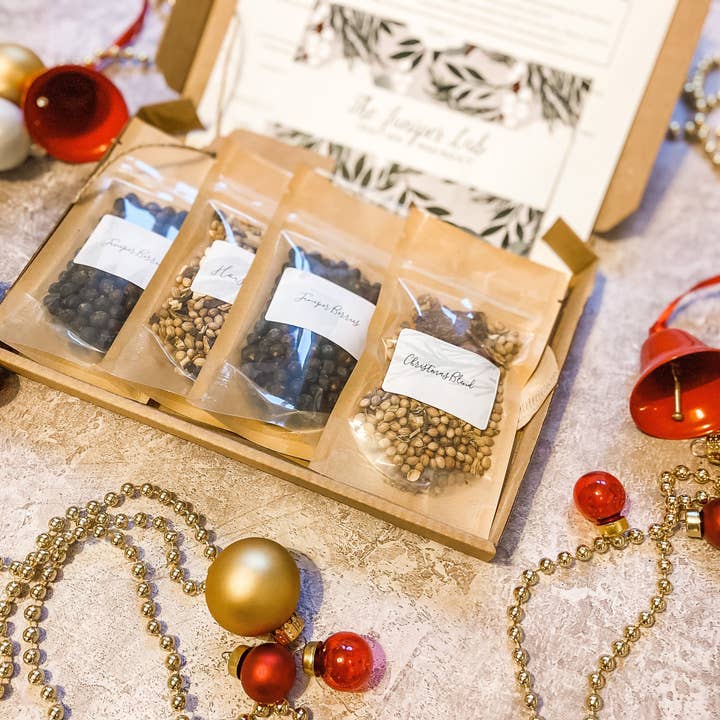 The Craft Connoisseurs – wholesale DIY drink kit – Christmas Craft Gin Making Kit1