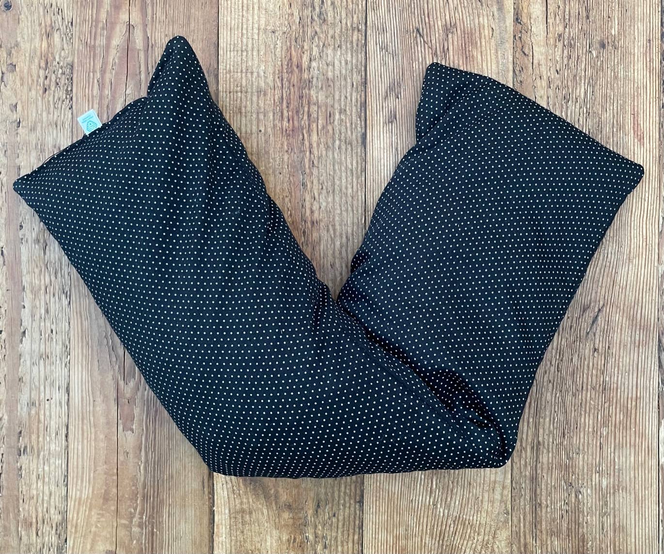 Urban Green Company - Wholesale Hot/Cold Compress - Cherry Stone neck and shoulder pack4