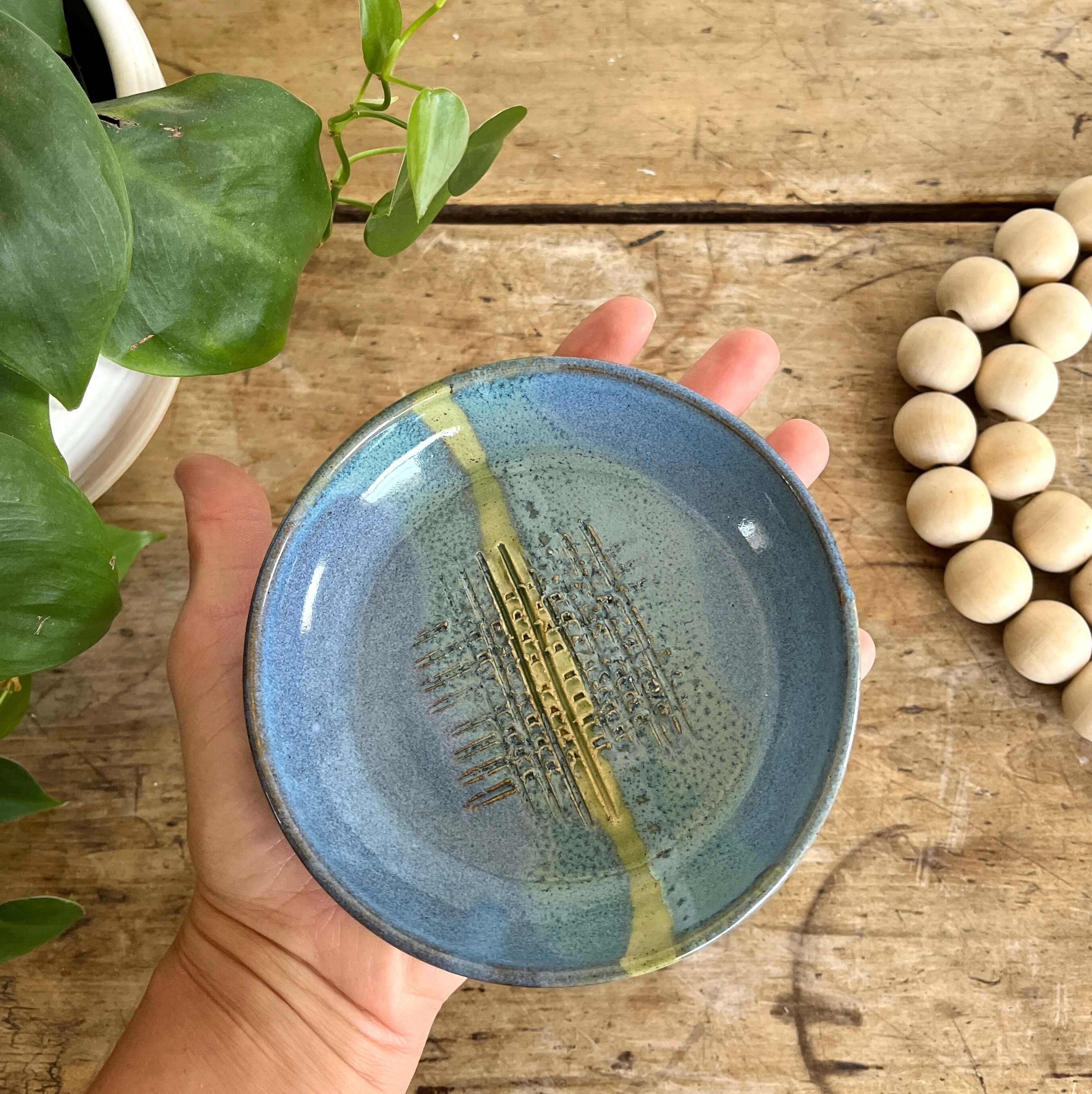 Coastal Clay Co. – Loiça para aperitivos por atacado – Prato Ralador Artesanal para Alho e Aperitivos de Verão17