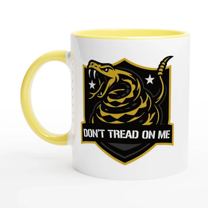 Tazza in ceramica bianca da 11oz "Don't Tread On Me" con interno colorato per la vendita all'ingrosso da parte di Firestorm Prepper Coffee