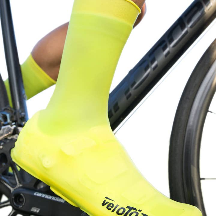 Fundas altas de silicona para zapatos, con broches y otras tendencias de Resultados para cubre zapatos al por mayor. Devoluciones gratuitas y condiciones de pago a 60 días en Faire en Faire.