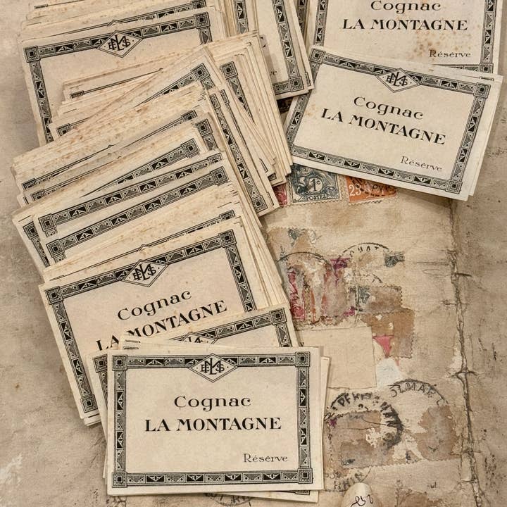 SÄLLSYNT Antika Franska Cognacetiketter i buntar om 5 för wholesale av Monahan Papers