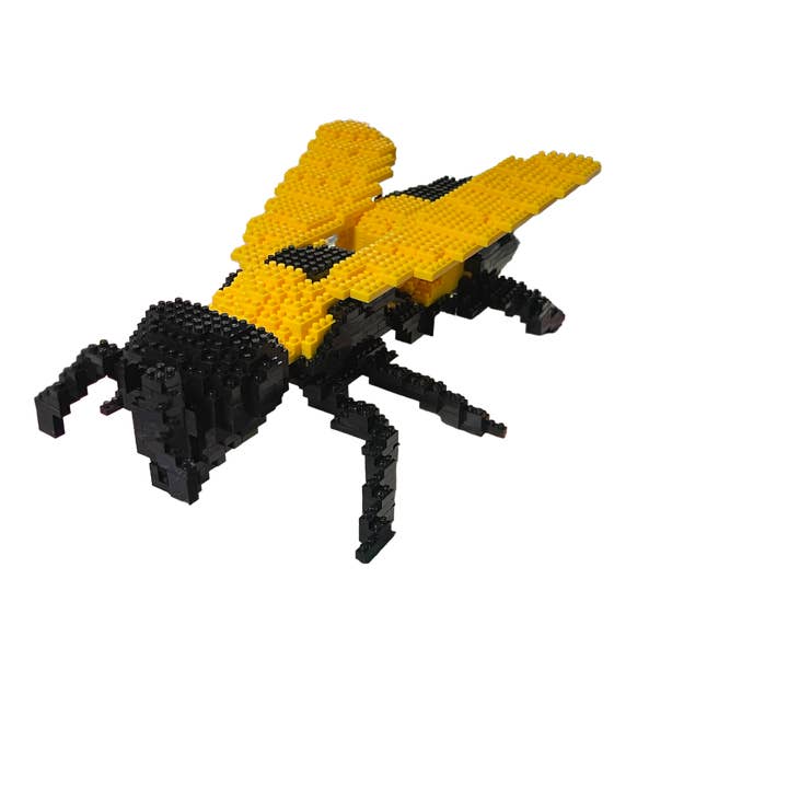 Model met microblokken van Queen Bee voor wholesale door Inspired Passion Productions,LLC