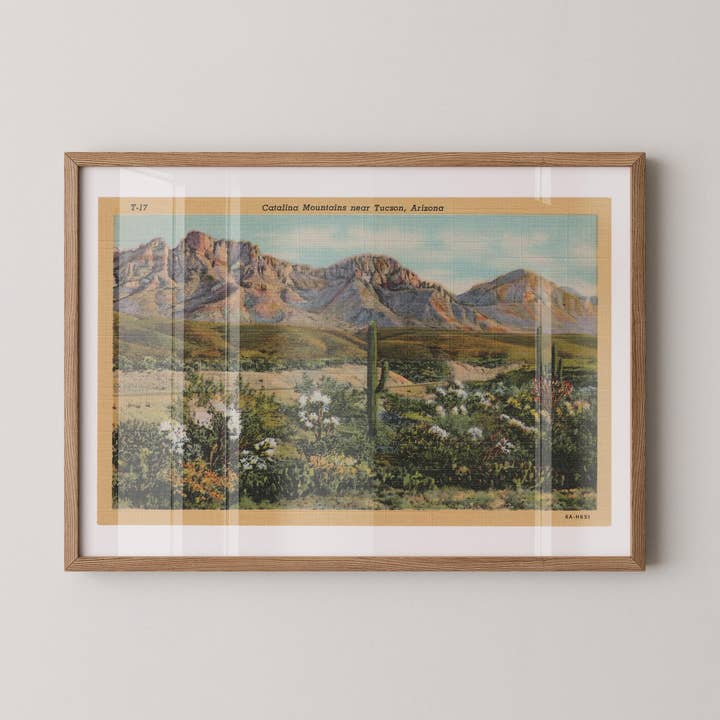 Impression sur papier d'art de carte postale des montagnes du désert de l'Arizona pour la vente par Retrospect Studios