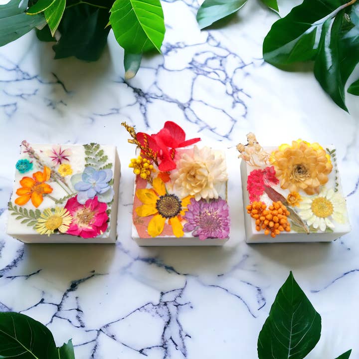 FlorBody - Wholesale Bar Soap - Handmade Natural Goat Milk Soap with pressed flowers - 2oz