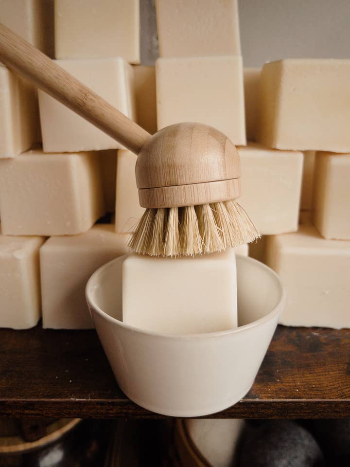 Savon à vaisselle solide et utilitaire Cube, sans huile de palme, zéro déchet pour la vente par The Ash House Soap Studio