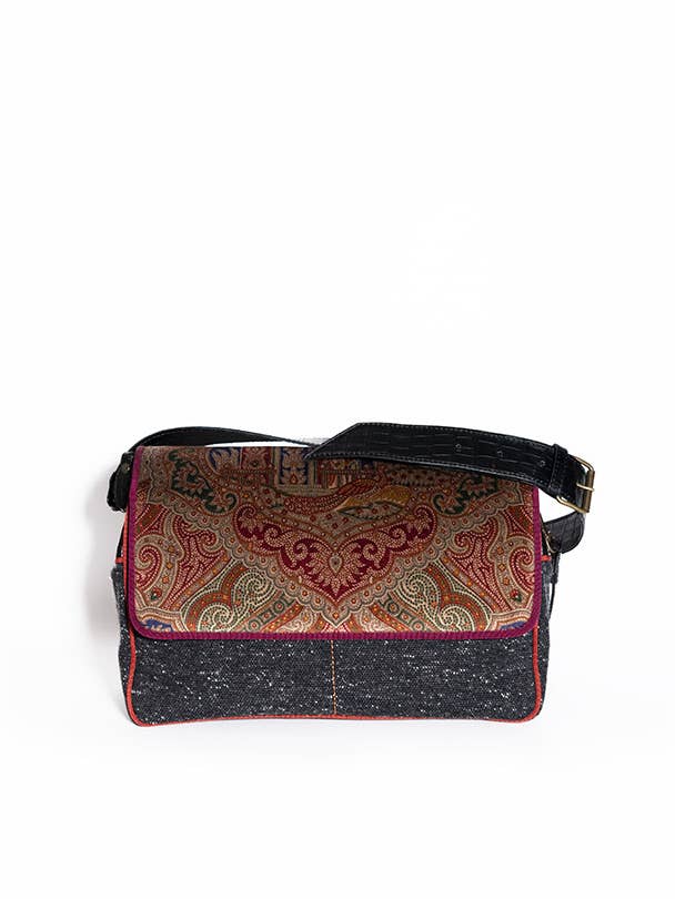 EMMA \ - Peasley | pour la vente par Maura Coscia