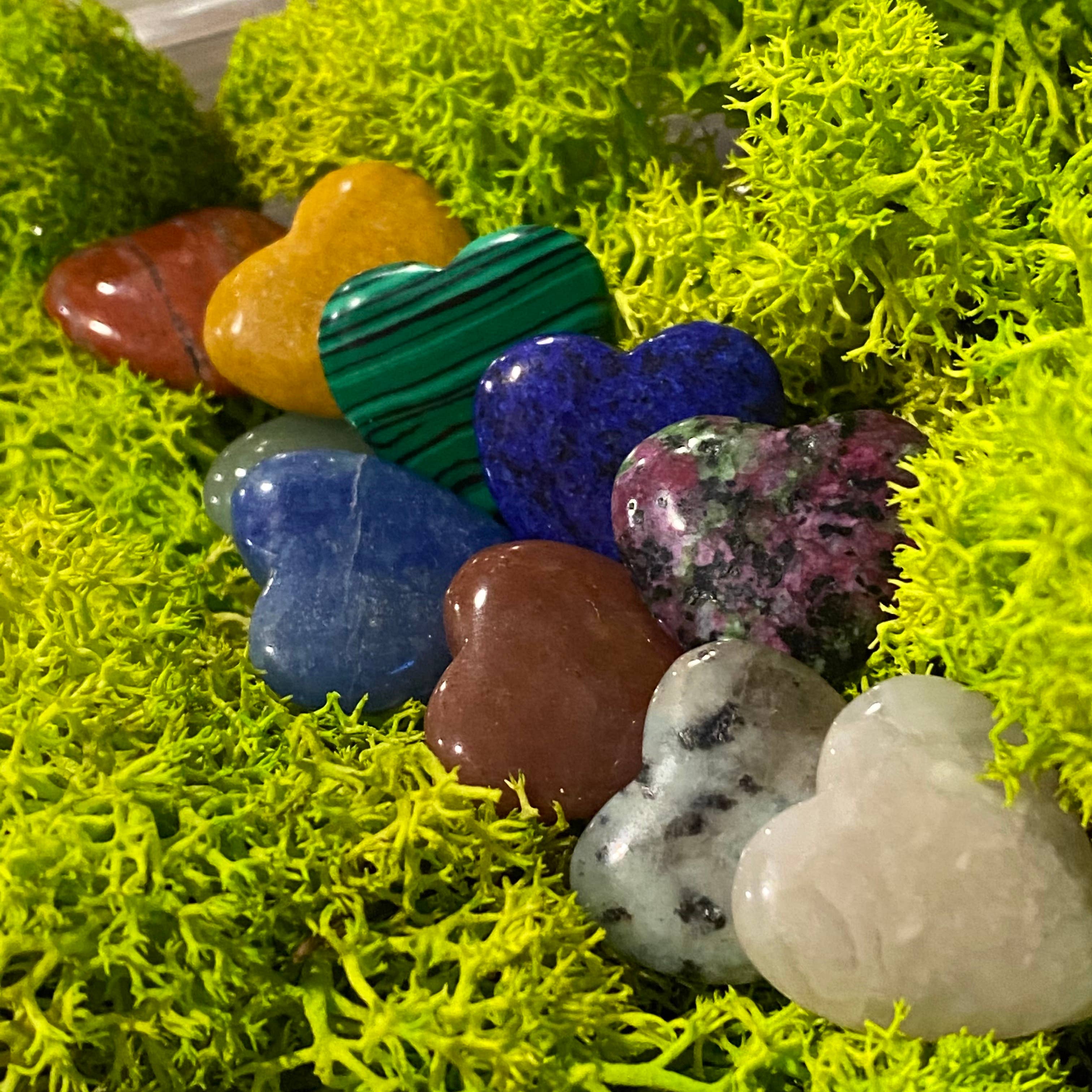 Wax Apothecary - Wholesale Spiritual Stone/Crystal - 💕 Crystal Mini Heart Stone Assortment ❤️💛💚💙💜🖤7