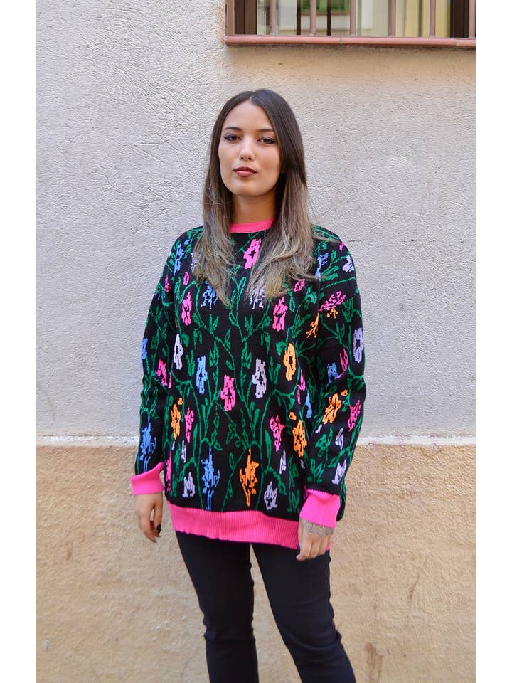 Flipa Barcelona – wholesale Pullovertröja - Dam – Svart tröja med blommor