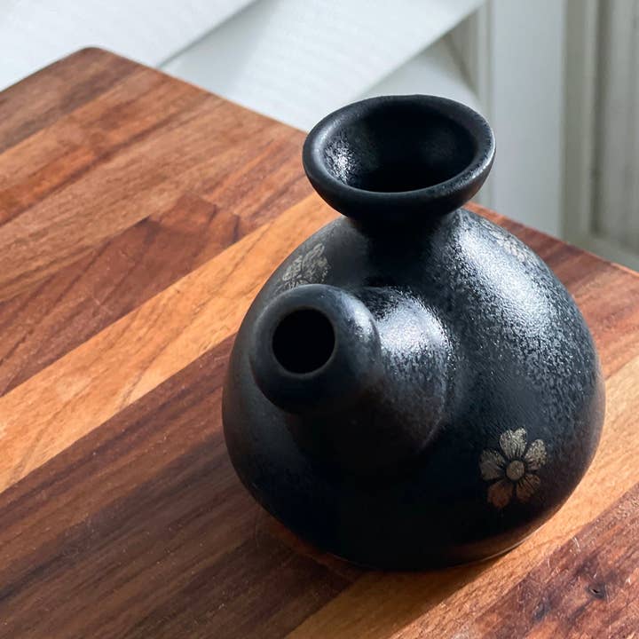 Kleine zwarte bier/kruik voor wholesale door Chrys' Porcelain