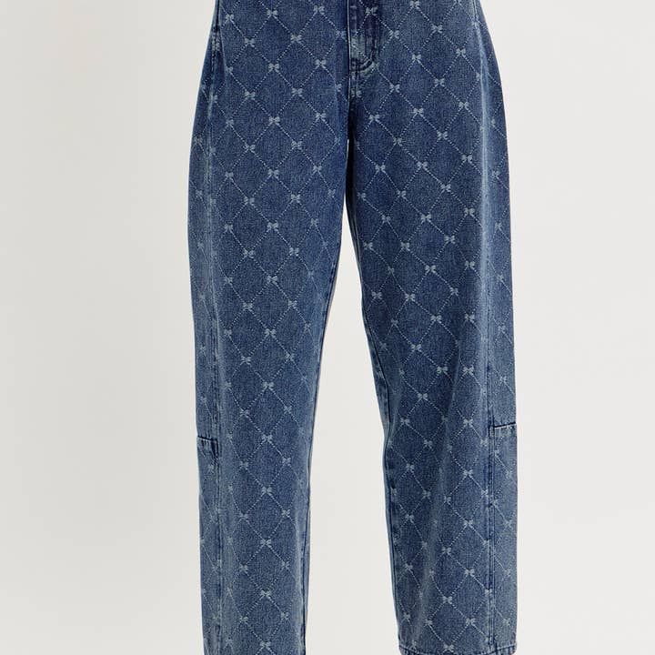 PANTALON BARIL EN DENIM LAVÉ ÉLEVÉ AVEC DÉTAIL TEXTURÉ NŒUD pour la vente par idem ditto