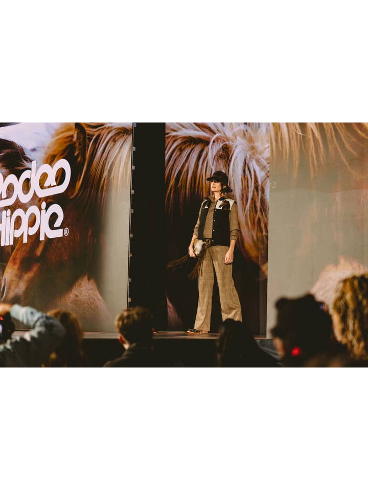 Rodeo Hippie - Wholesale Lounge Set - Women's - HORSE WITH NO NAME PLAID SWEAT SET (Pre-pack 2/2/2/1)3