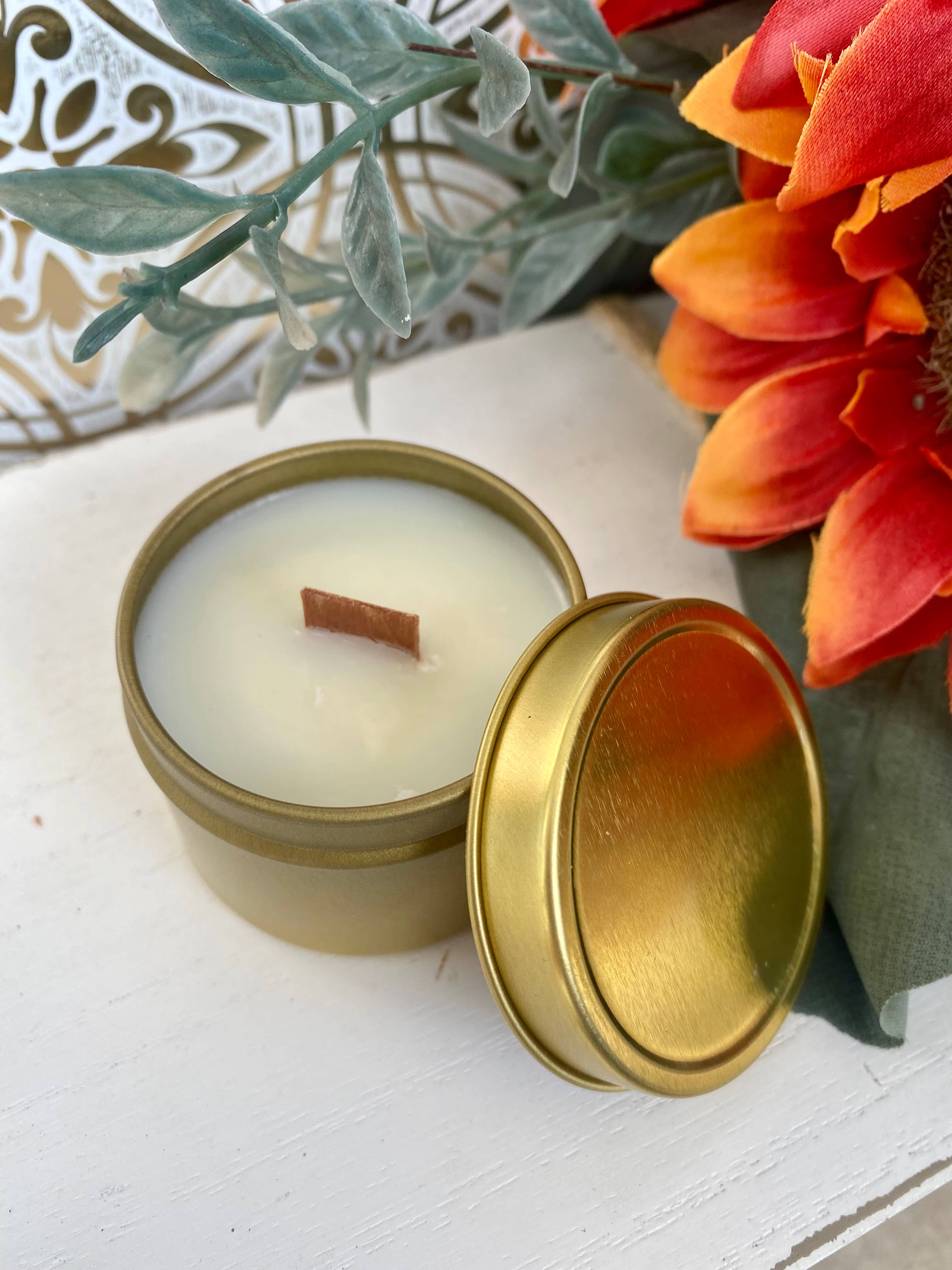 Thy Will Bee Done Apiary - Vente Bougies de voyage - Bougies en cire de soja vegan 2 oz sans étiquette, mini bougies or et noir2