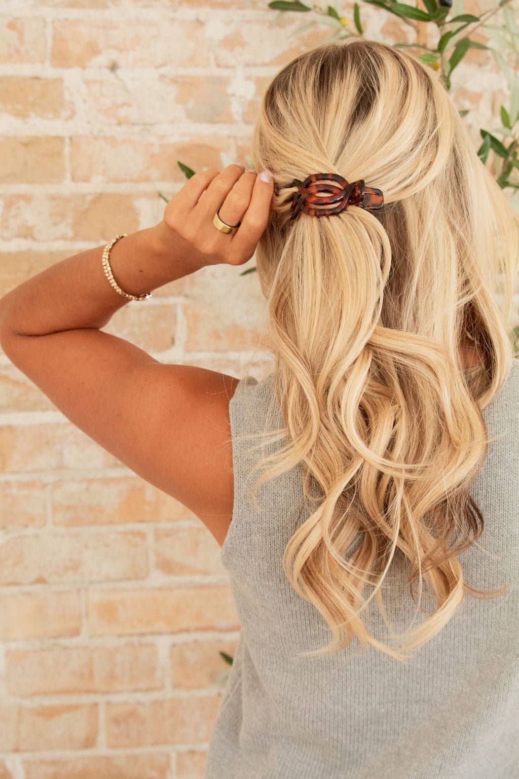 Shop Andi - Wholesale Hair Clip - Women's - Overlapping Flat Claw Clip13