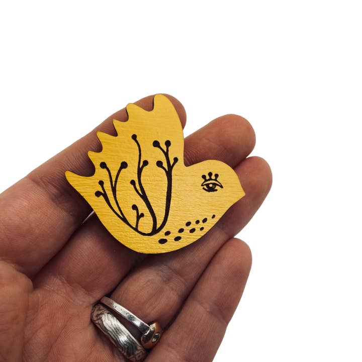 Broche con forma de pájaro amarillo, alfiler llamativo, broche cortado con láser para venta al por mayor de Leopard Frog