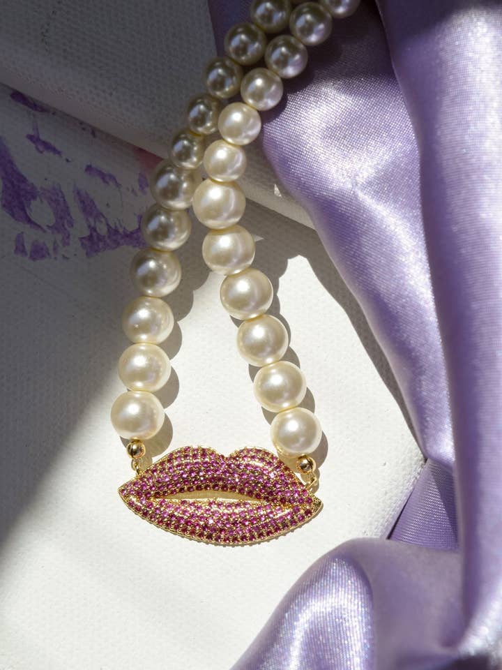 PEARLY LIPS Necklace for wholesale by ARGI DANELI