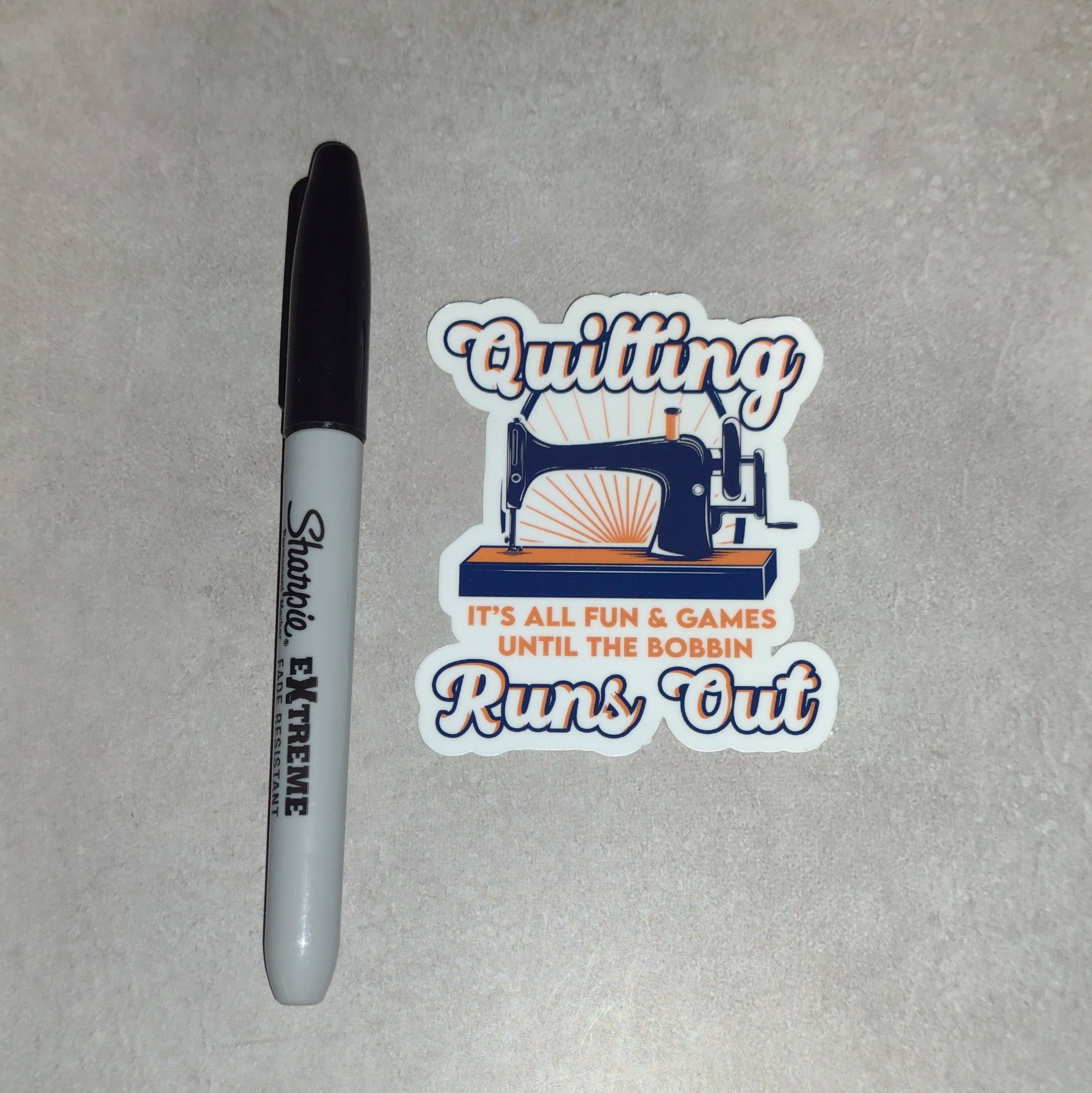 Dancing Dolphin Crafts – Engroshandel Klistermærke – Det er alt sjovt og spil, indtil spolen løber ud | Syning (Danish)3