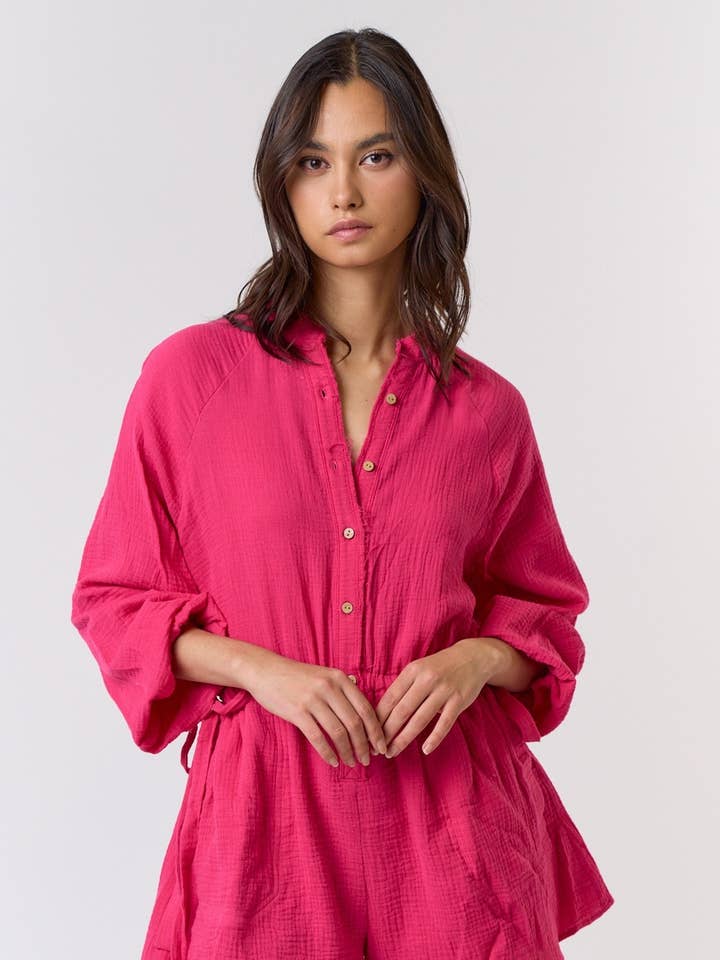 Combinaison à boutons en gaze de coton avec liens latéraux ILR3385 pour la vente par Lalavon