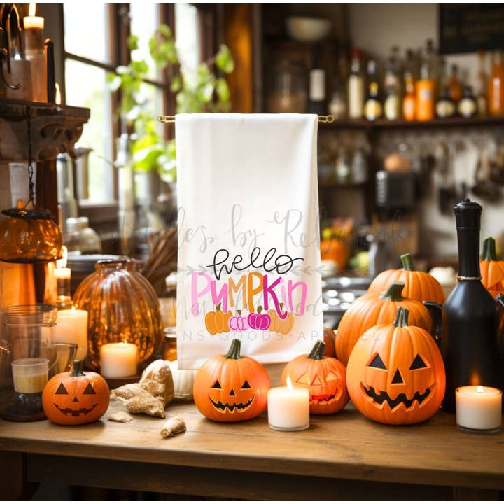 Torchon Hello Pumpkin Pink pour la vente par Doodles By Rebekah